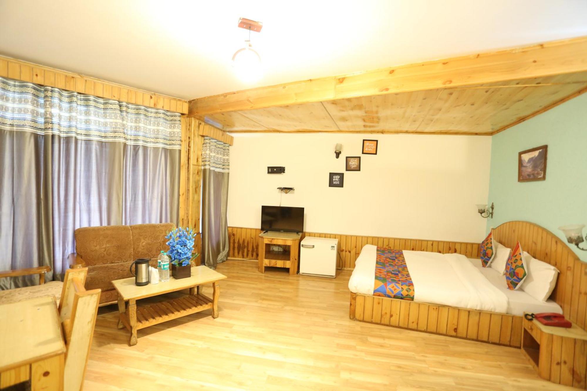 Hotel Surbhi Vashist Exteriör bild