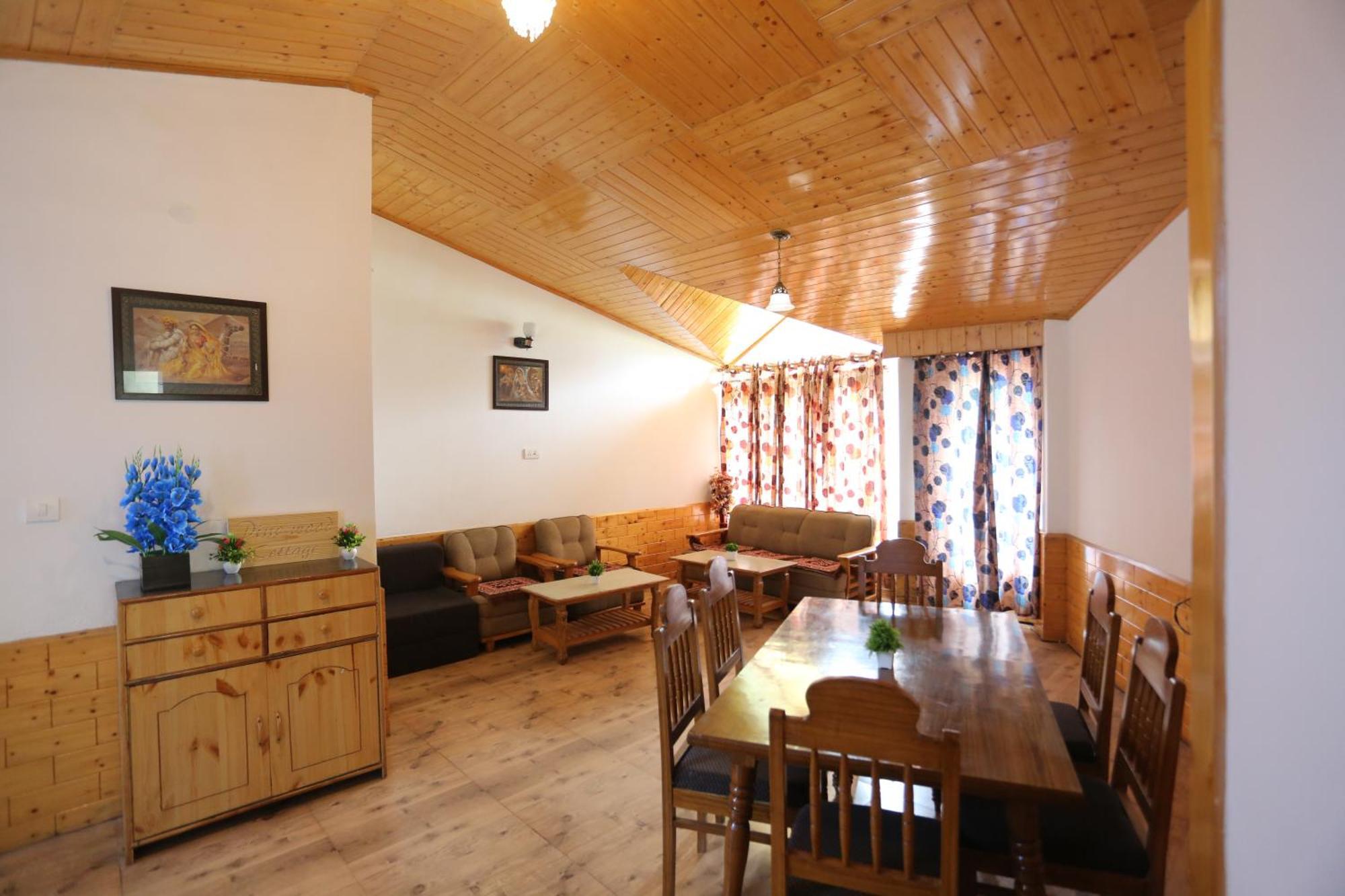 Hotel Surbhi Vashist Exteriör bild